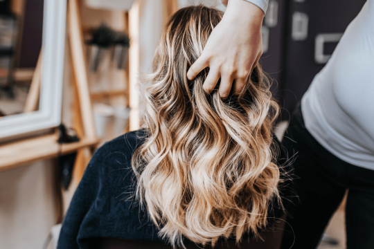 Seoyeon Beauty Salon & SpaWoman with pretty blonde highlights (1)